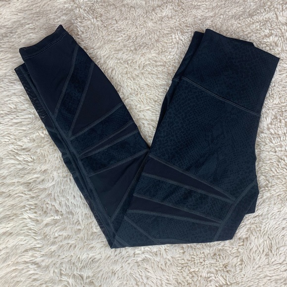 Lululemon high times snake print tech mesh legging - Picture 1 of 4